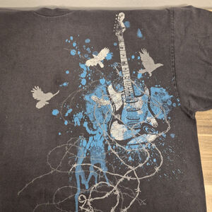 VTG Guitar and Barbed Wire Crows Splatter Shirt Size 2XL 1990s
